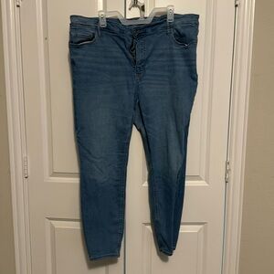 Old Navy Rockstar Super Skinny jeans